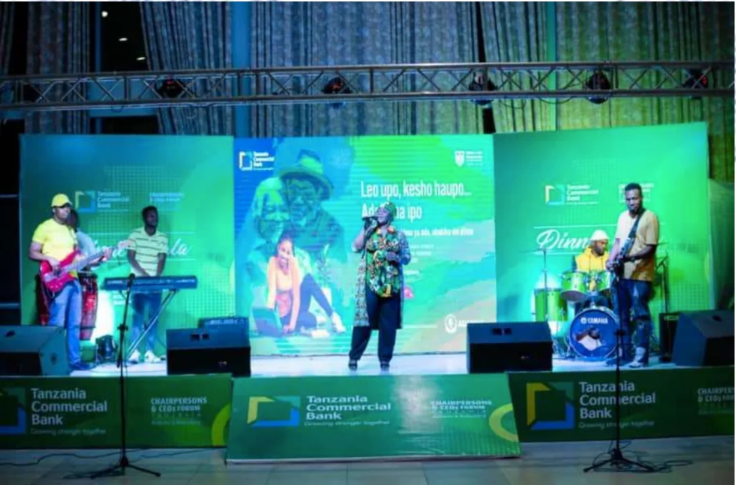 Live band performance on the branded Dinner Gala stage